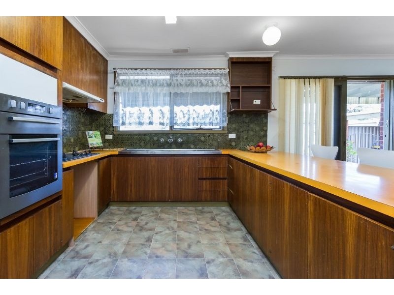 94 King Arthur Drive, Glen Waverley VIC 3150