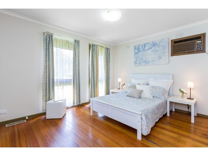 94 King Arthur Drive, Glen Waverley VIC 3150
