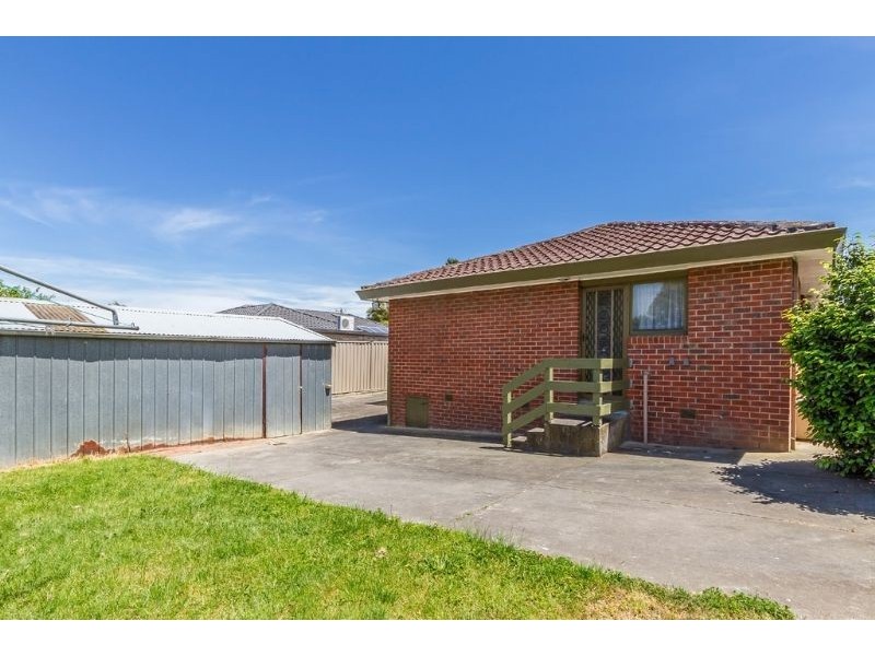 94 King Arthur Drive, Glen Waverley VIC 3150