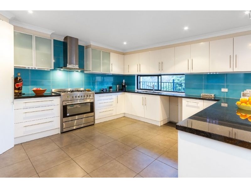 16 Mingana Road, Wantirna South VIC 3152