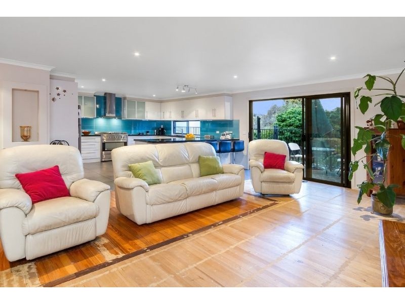 16 Mingana Road, Wantirna South VIC 3152