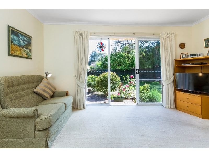 1 Debbie Street, Mount Waverley VIC 3149