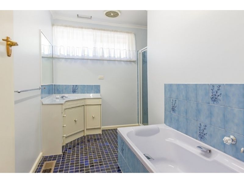 1 Debbie Street, Mount Waverley VIC 3149