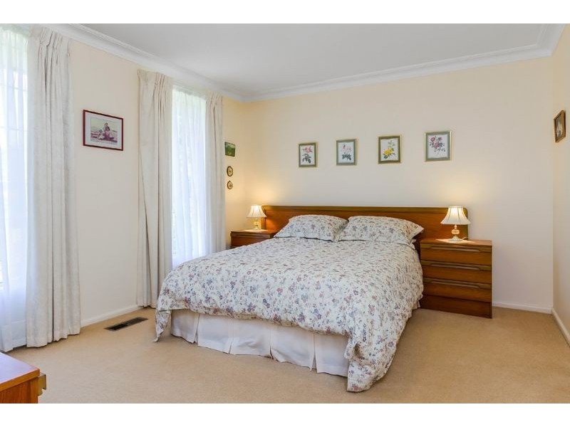 1 Debbie Street, Mount Waverley VIC 3149