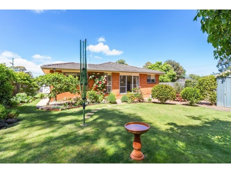 1 Debbie Street, Mount Waverley VIC 3149