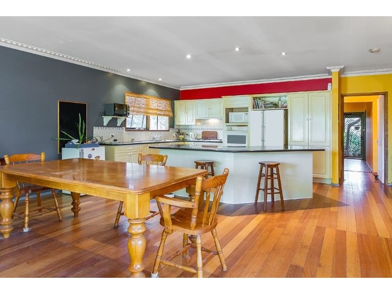 32 Bennett Avenue, Mount Waverley VIC 3149