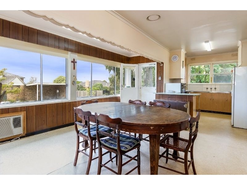 4 Barbara Avenue, Glen Waverley VIC 3150