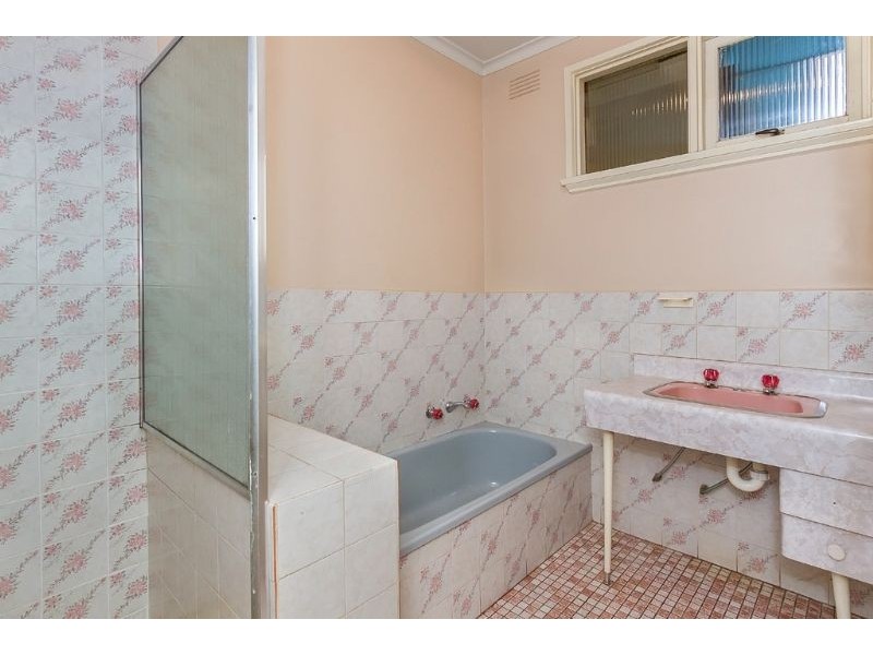 4 Barbara Avenue, Glen Waverley VIC 3150