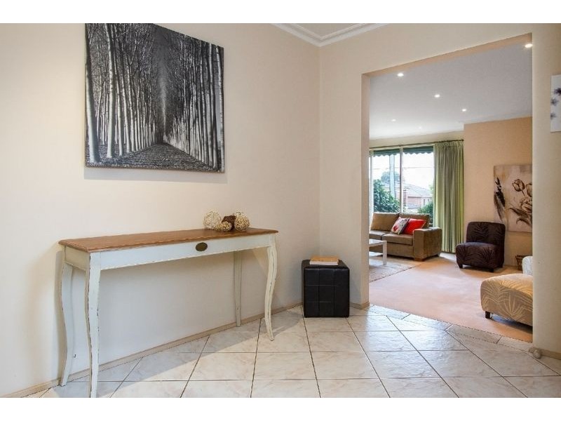 297 Gallaghers Road, Glen Waverley VIC 3150