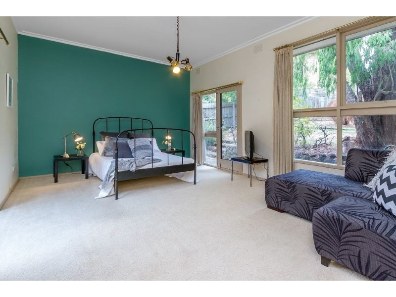 297 Gallaghers Road, Glen Waverley VIC 3150