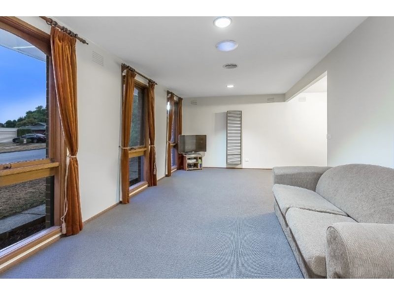 52 Collendina Crescent, Scoresby VIC 3179