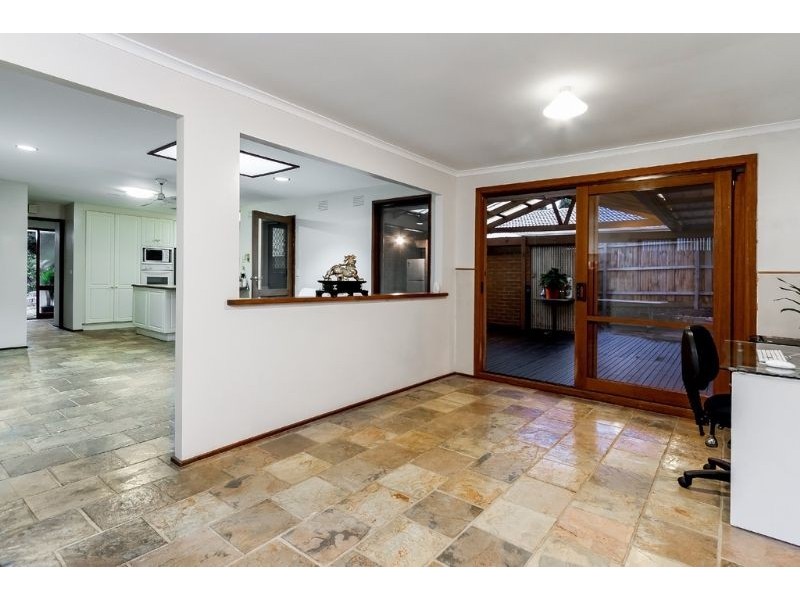 52 Collendina Crescent, Scoresby VIC 3179