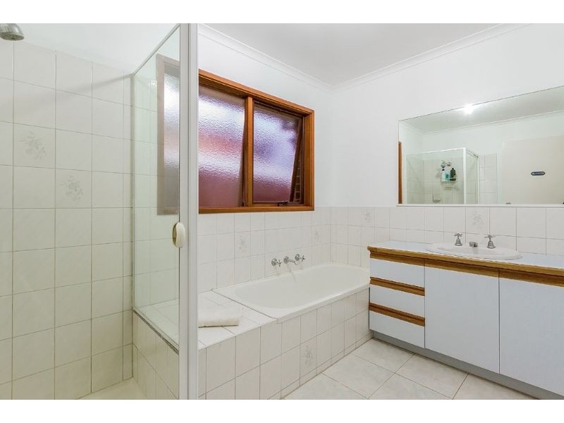 52 Collendina Crescent, Scoresby VIC 3179