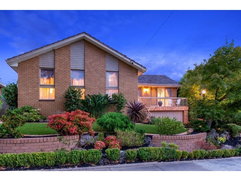 98 Hinkler Road East, Glen Waverley VIC 3150