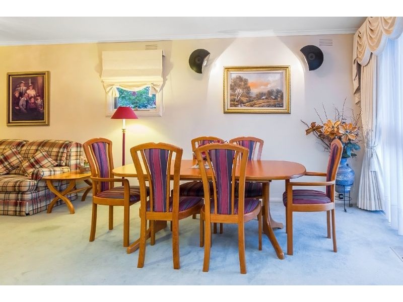 98 Hinkler Road East, Glen Waverley VIC 3150