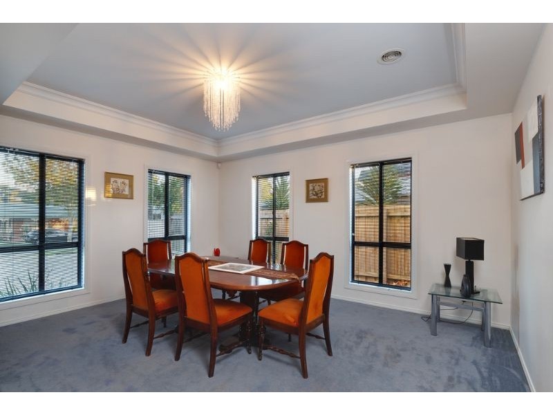 6 Moama Place, Rowville VIC 3178