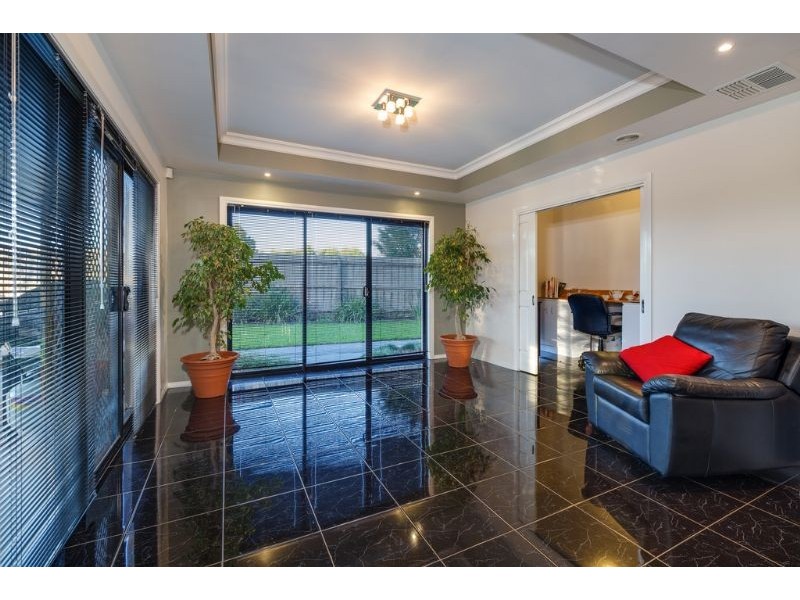 6 Moama Place, Rowville VIC 3178