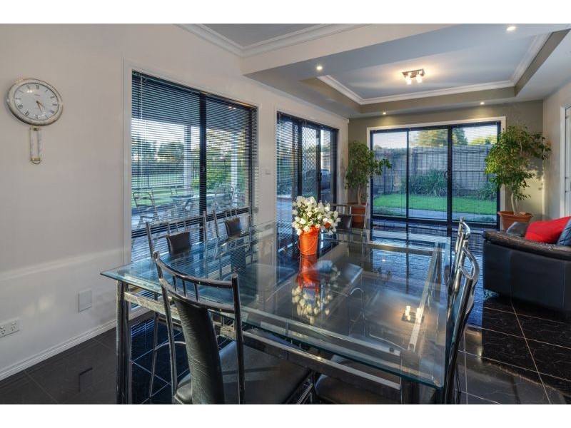 6 Moama Place, Rowville VIC 3178