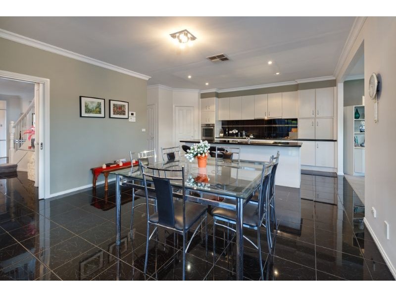 6 Moama Place, Rowville VIC 3178