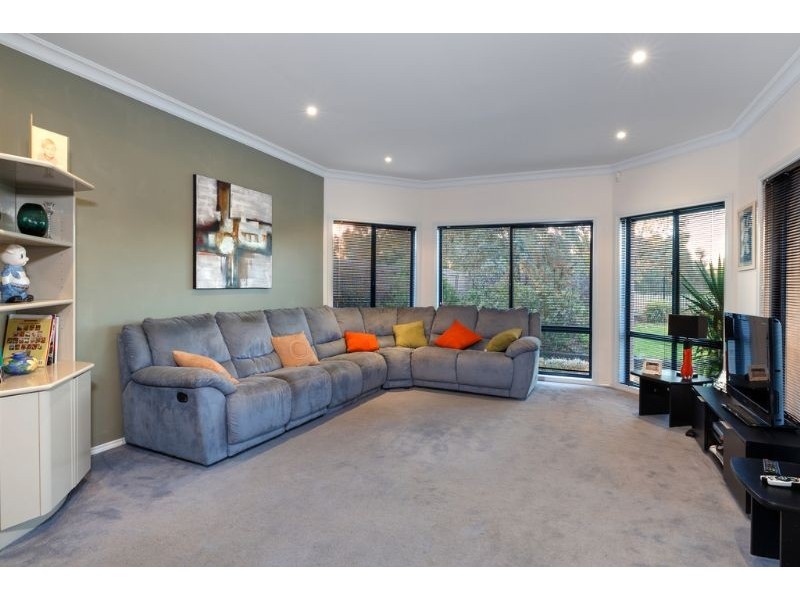 6 Moama Place, Rowville VIC 3178