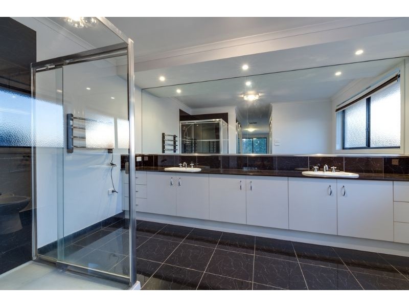 6 Moama Place, Rowville VIC 3178