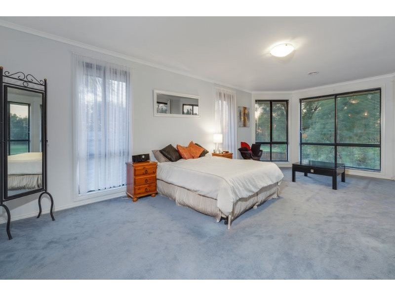 6 Moama Place, Rowville VIC 3178