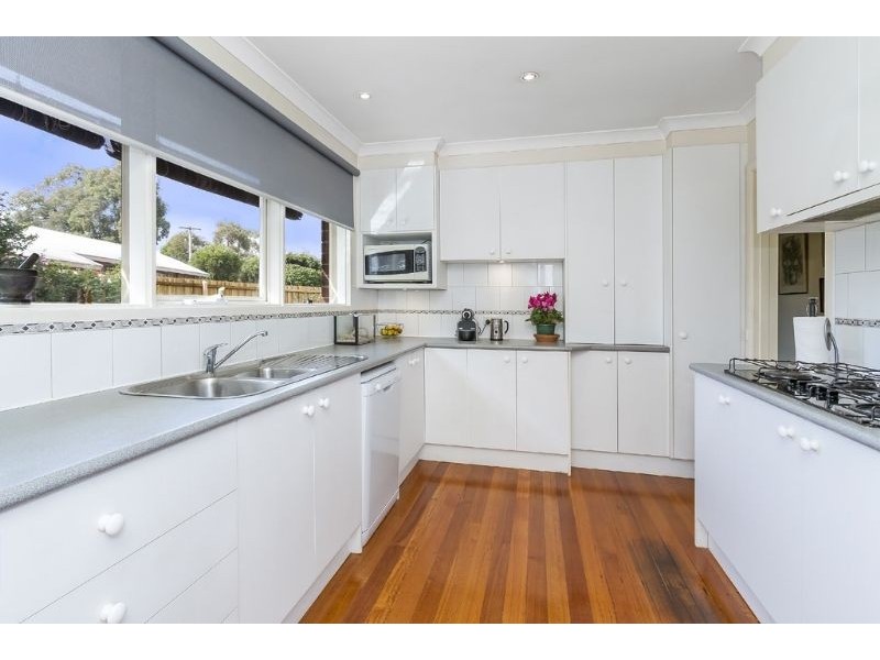 2 Orchard Street, Glen Waverley VIC 3150