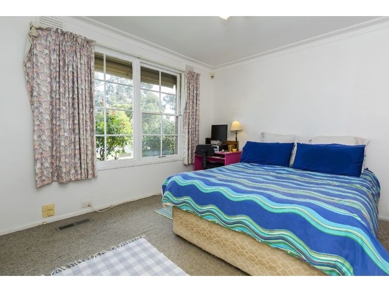 2 Orchard Street, Glen Waverley VIC 3150