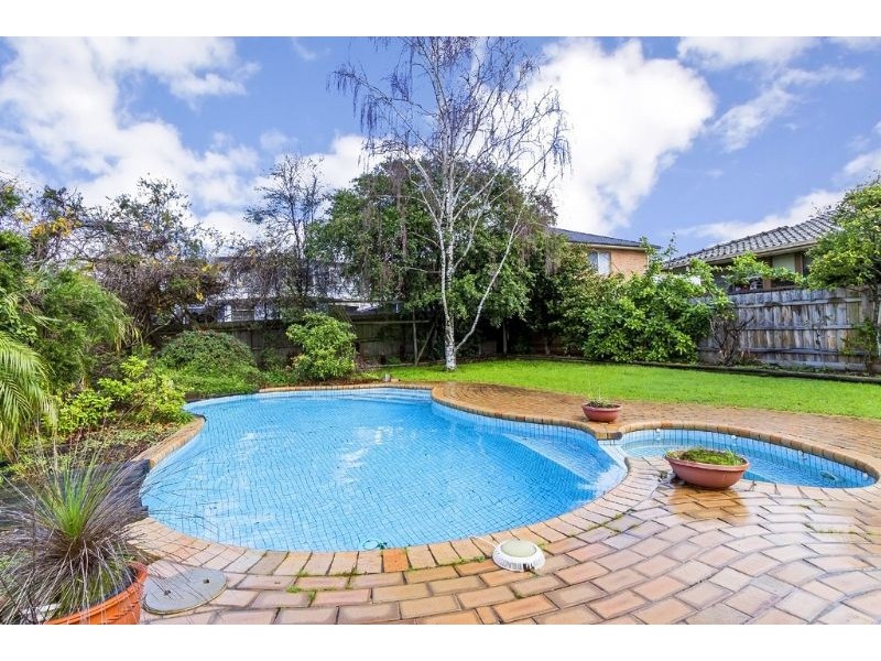 30 Glen Court, Glen Waverley VIC 3150