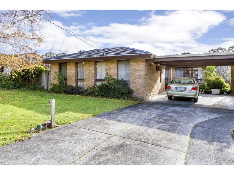 11 Henderson Court, Glen Waverley VIC 3150