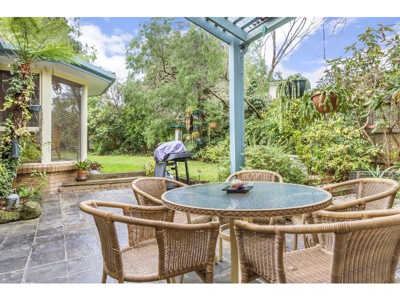 8 Domino Court, Wheelers Hill VIC 3150