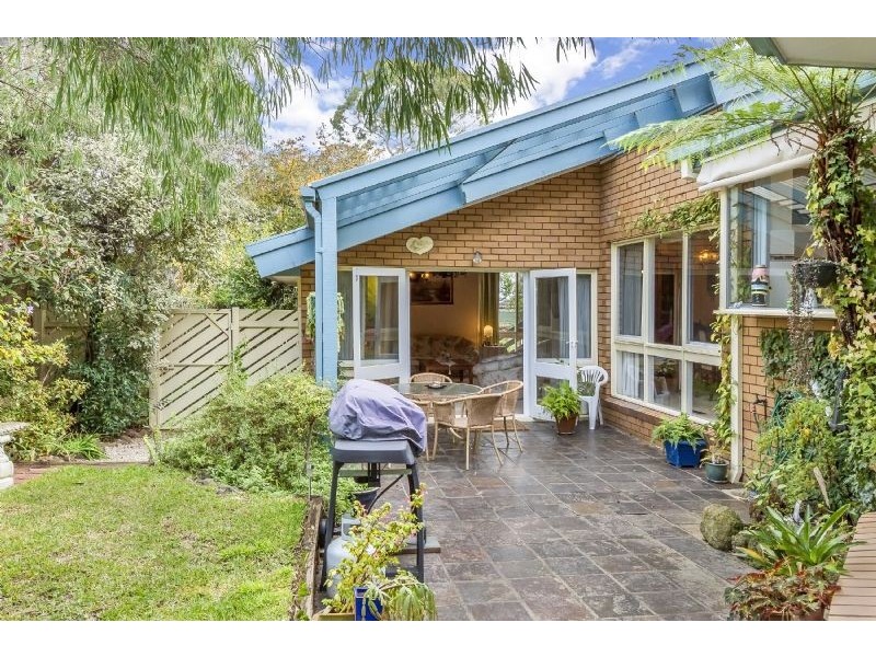 8 Domino Court, Wheelers Hill VIC 3150