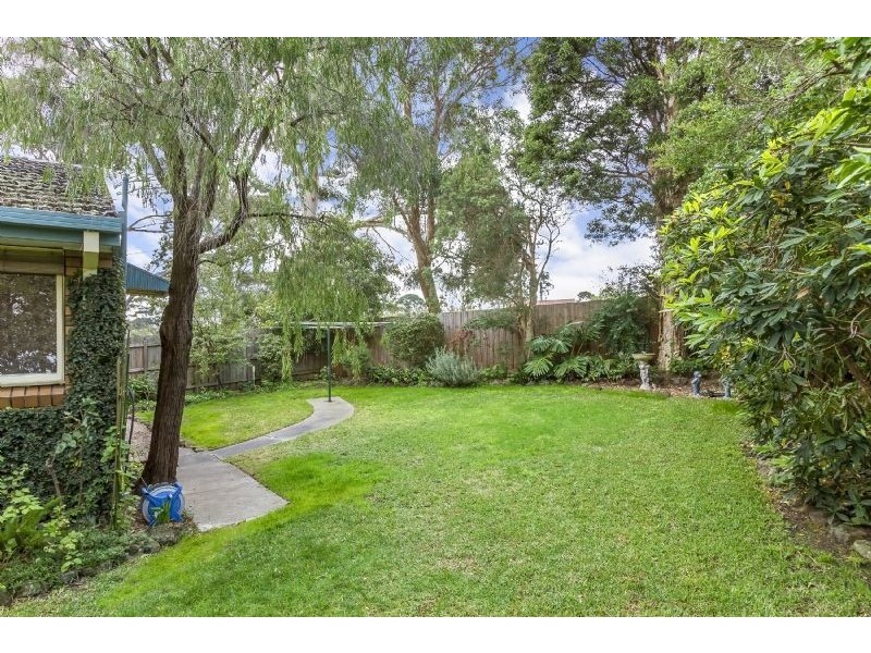 8 Domino Court, Wheelers Hill VIC 3150