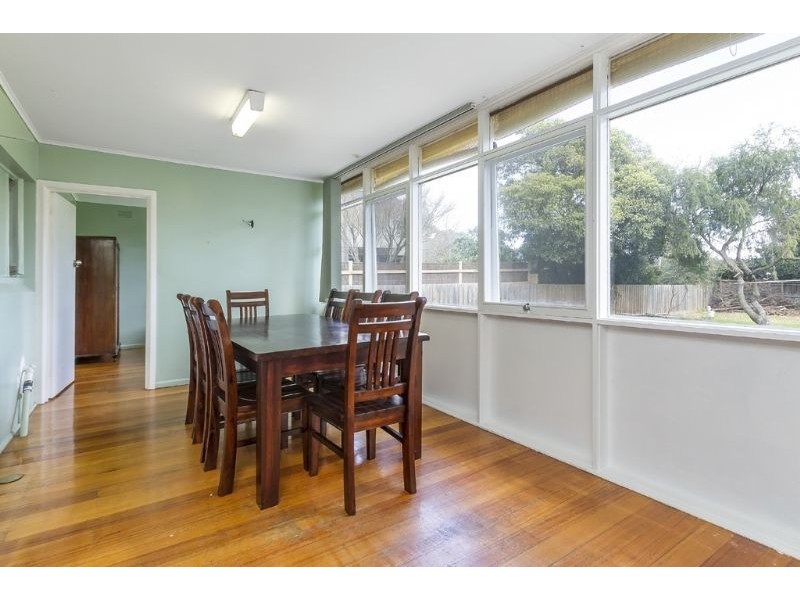 26 Avondale Grove, Mount Waverley VIC 3149
