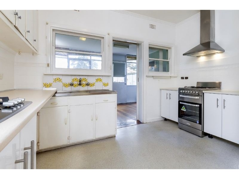 26 Avondale Grove, Mount Waverley VIC 3149