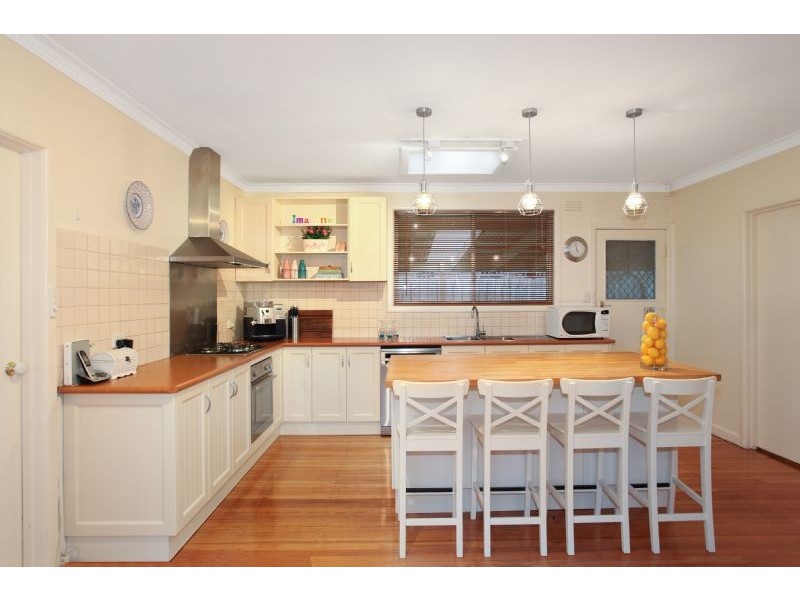 13 Kingswood Avenue, Mount Waverley VIC 3149