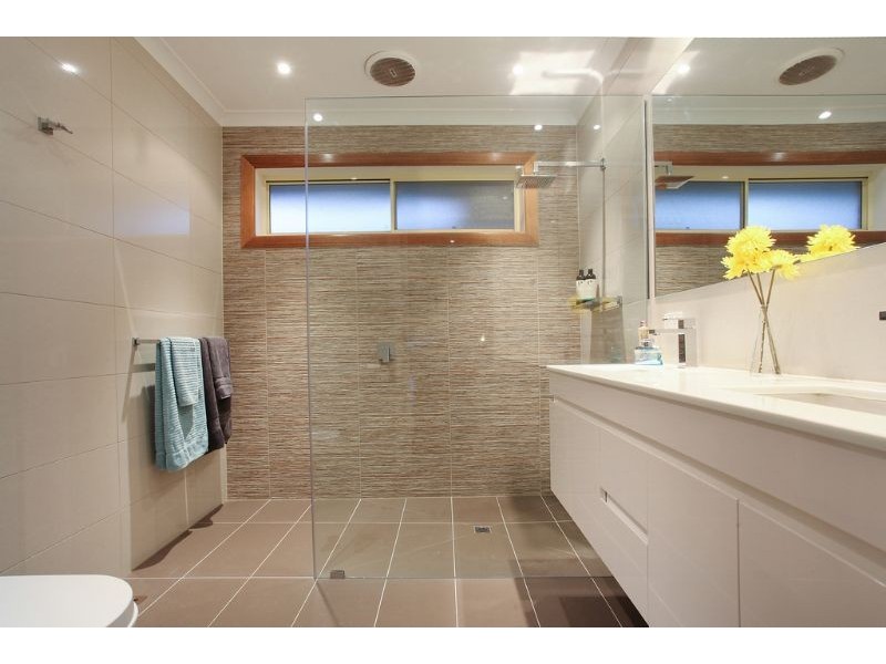 13 Kingswood Avenue, Mount Waverley VIC 3149