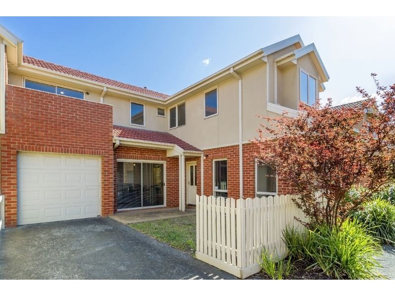 4/2 McKelvie Court, Glen Waverley VIC 3150