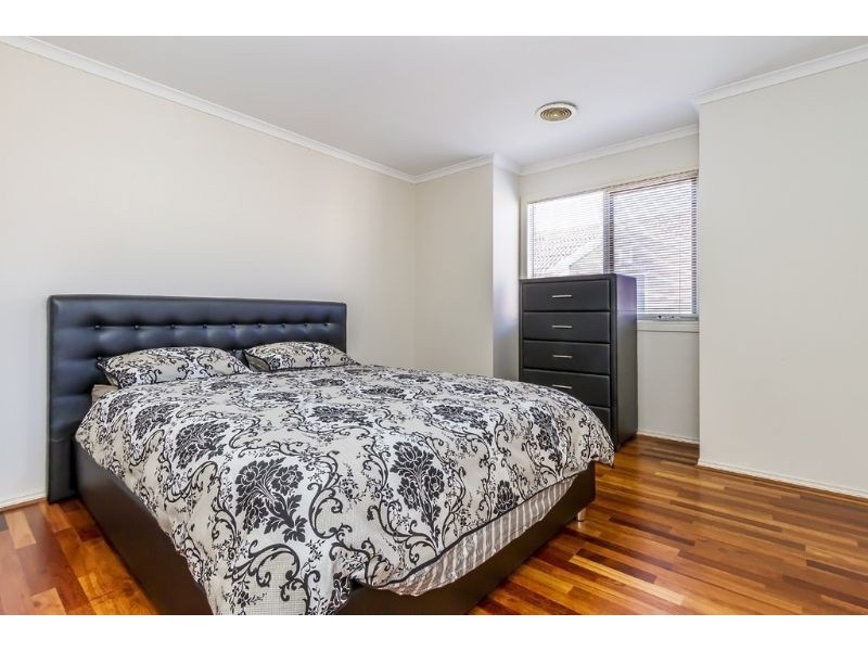 4/2 McKelvie Court, Glen Waverley VIC 3150