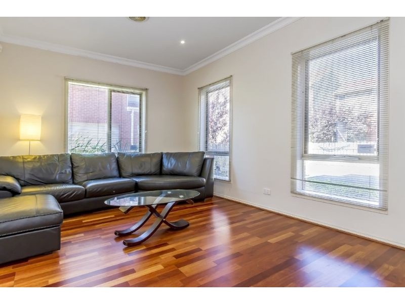 4/2 McKelvie Court, Glen Waverley VIC 3150