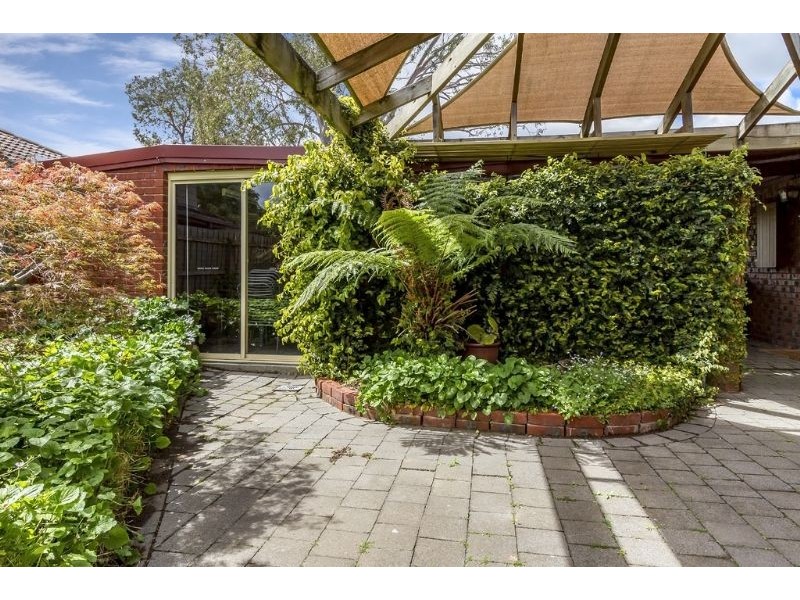 7 Chatswood Close, Glen Waverley VIC 3150