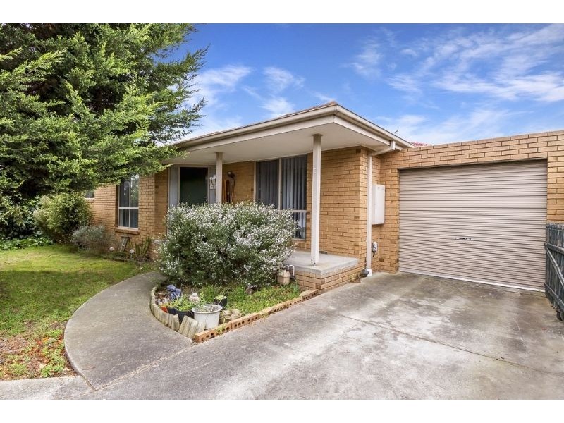 2/10 Kalymna Grove, Chadstone VIC 3148