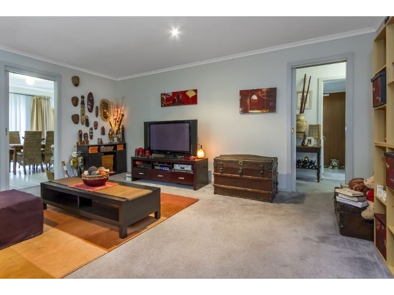 2/10 Kalymna Grove, Chadstone VIC 3148