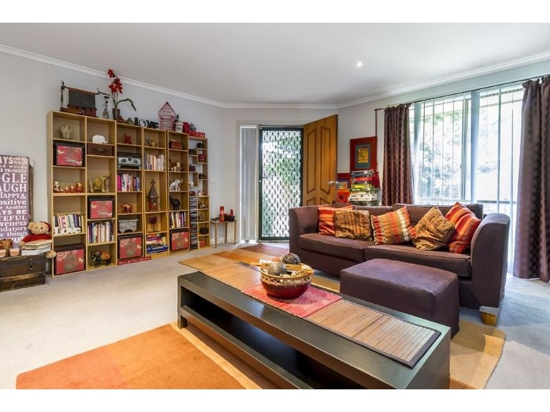 2/10 Kalymna Grove, Chadstone VIC 3148