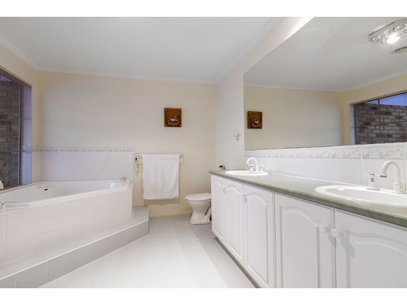 21 The Rise, Glen Waverley VIC 3150