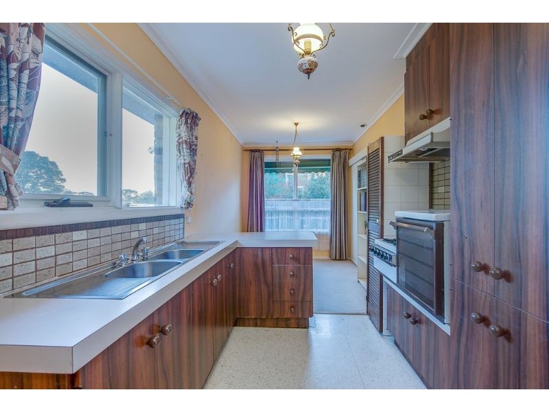 4 Eton Street, Mount Waverley VIC 3149