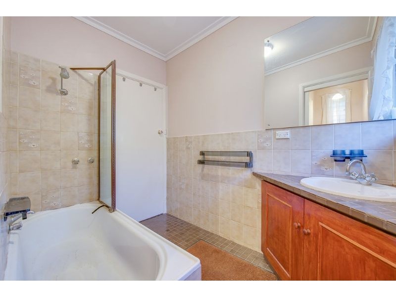 4 Eton Street, Mount Waverley VIC 3149