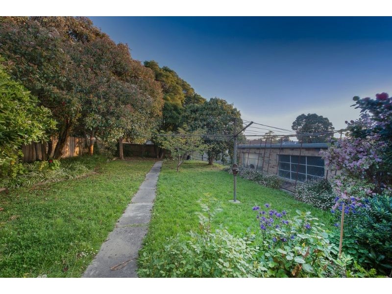 4 Eton Street, Mount Waverley VIC 3149