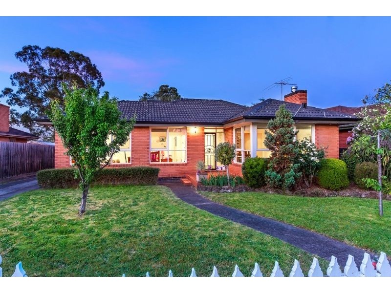9 Manooka Street, Burwood East VIC 3151