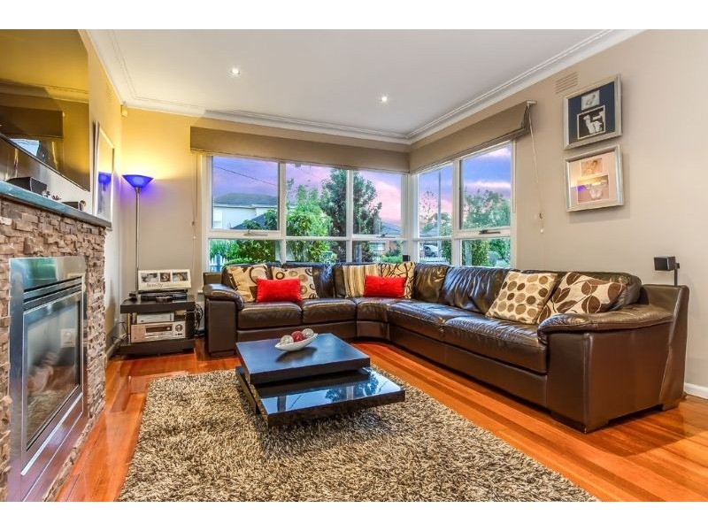 9 Manooka Street, Burwood East VIC 3151